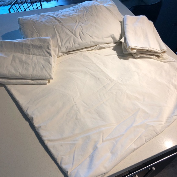 RESTORATION HARDWARE Hotel Satin Stitch Ivory Cal King Bed Skirt NEW Navy